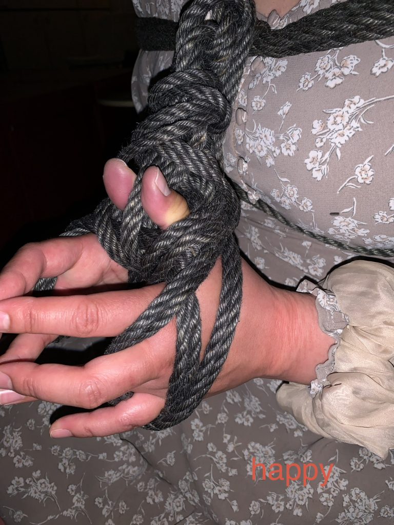 全ての変態達の憩いの秘密基地23年目の老舗新宿・ハプニングバー安心！安全！格安！団鬼六映画の緊縛師常駐！

新宿　ハプバー　ハプニングバー　ハッピー　